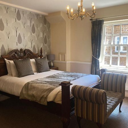 Saracens Head Hotel By Greene King Inns Towcester Esterno foto
